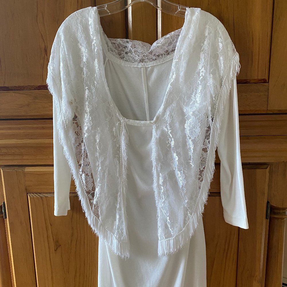 LADIES WHITE DRESS - Picture 2 of 7